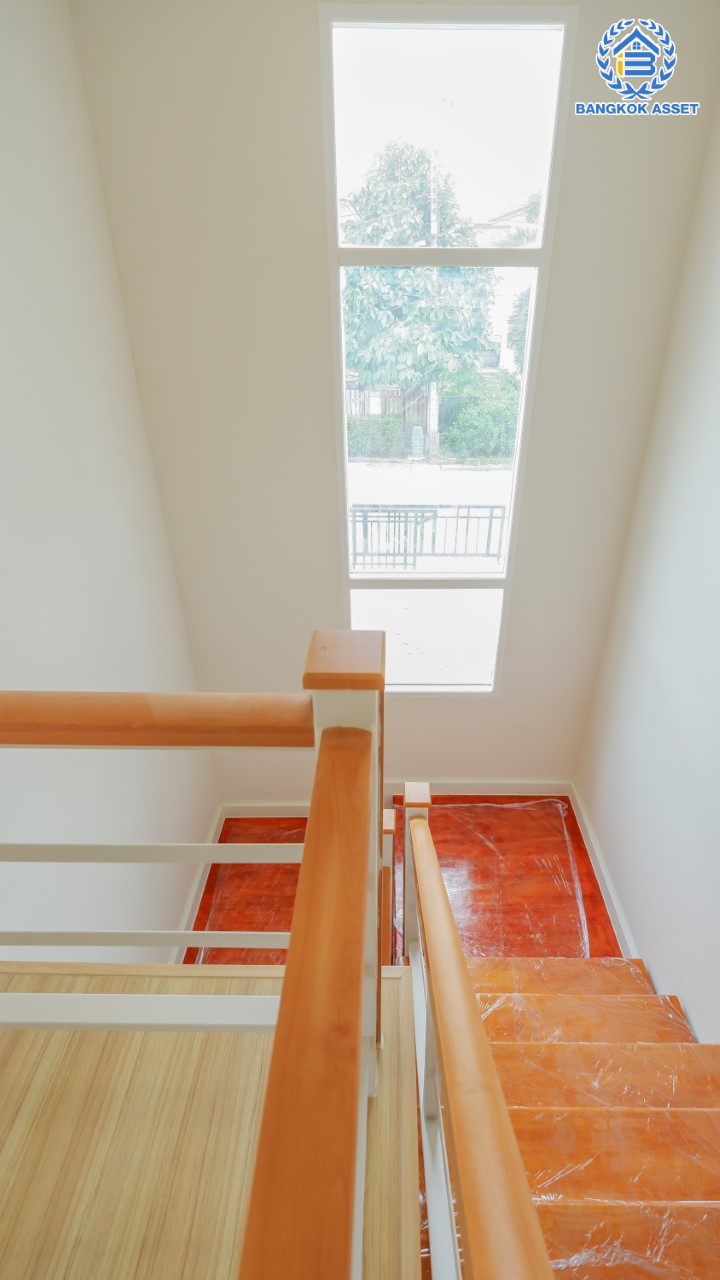 บ้านมือสองตกแต่งใหม่ ม.พฤกษาวิลเลจ10 พระราม5-บางใหญ่ เนื้อที่ 51 ตร.ว. ตอบโจทย์ทุกการอยู่อาศัย ฟังก์ชัน 3 ห้องนอน 2 ห้องน้ำ 2 ที่จอดรถ บรรยากาศเป็นส่วนตัว บนทำเลศักยภาพ เชื่อมต่อถนนกาญจนาภิเษก ใกล้เซ็นทรัลเวสต์เกต ทางด่วน และรถไฟฟ้า "สถานีตลาดบางใหญ่"